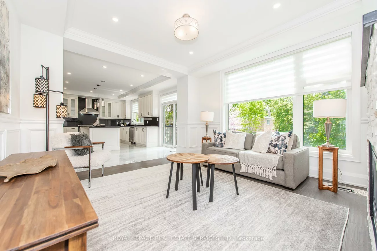 1204, Argreen, Mineola, Mississauga