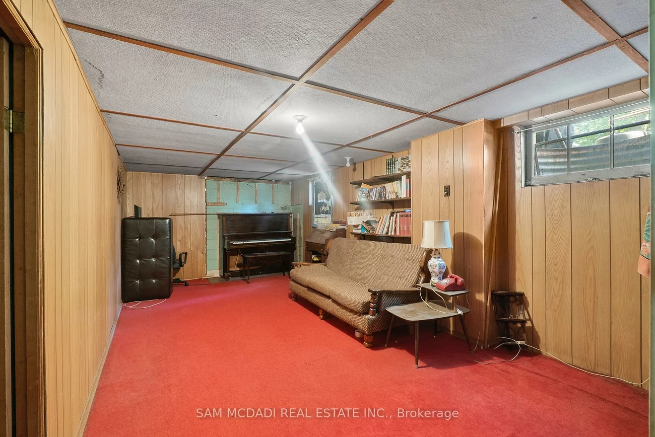 1491, Woodeden, Lorne Park, Mississauga