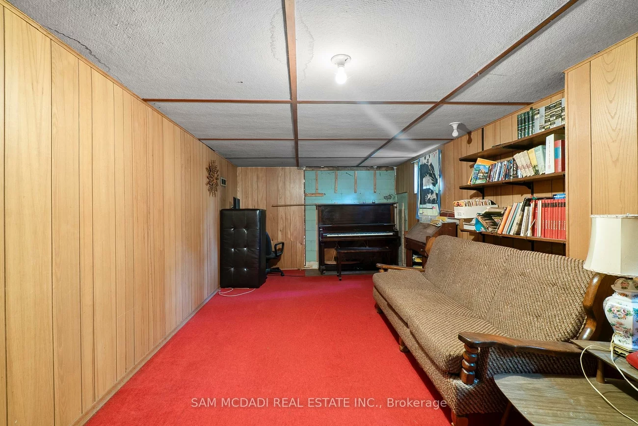 1491, Woodeden, Lorne Park, Mississauga