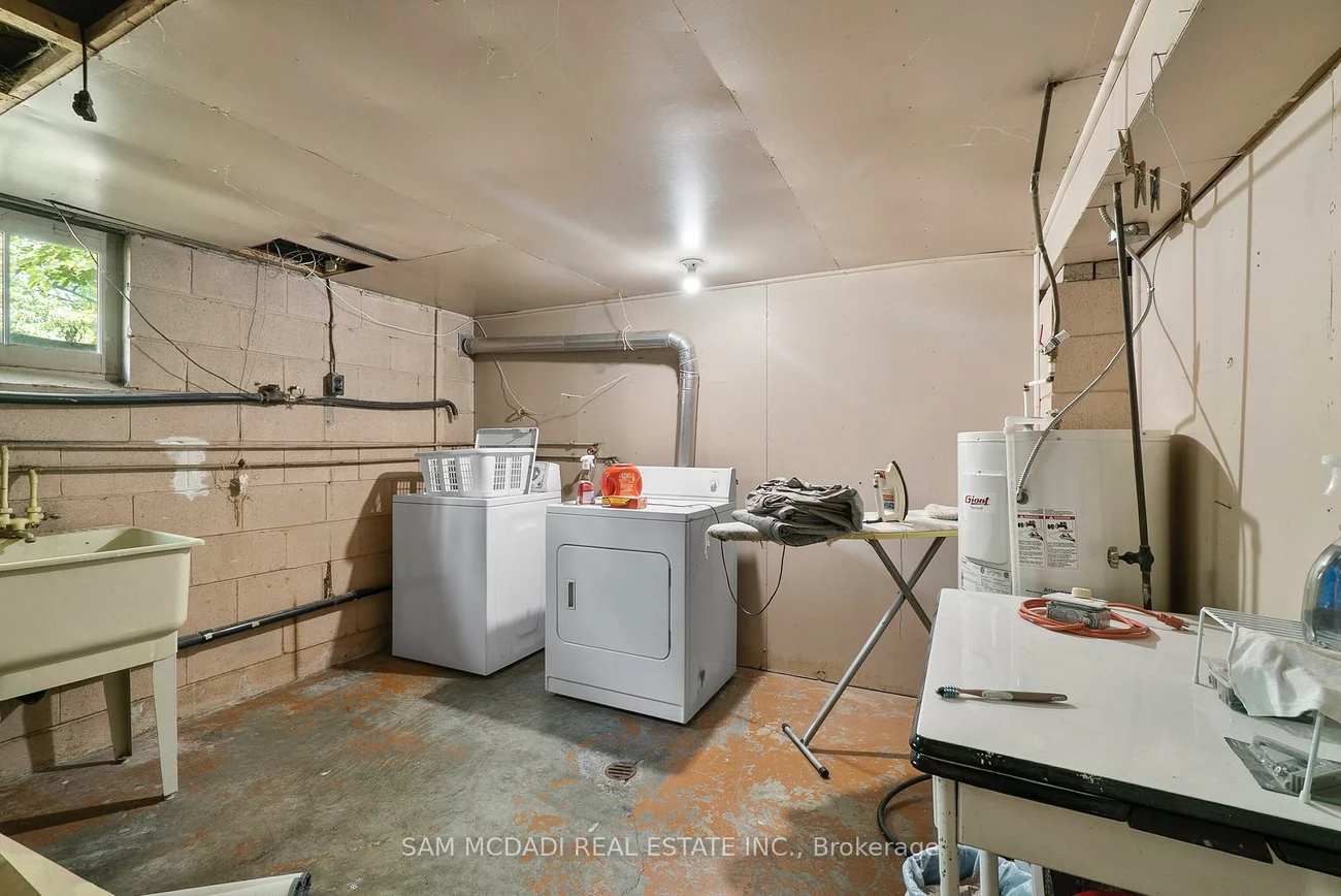 1491, Woodeden, Lorne Park, Mississauga