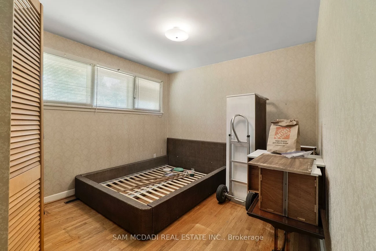 1491, Woodeden, Lorne Park, Mississauga