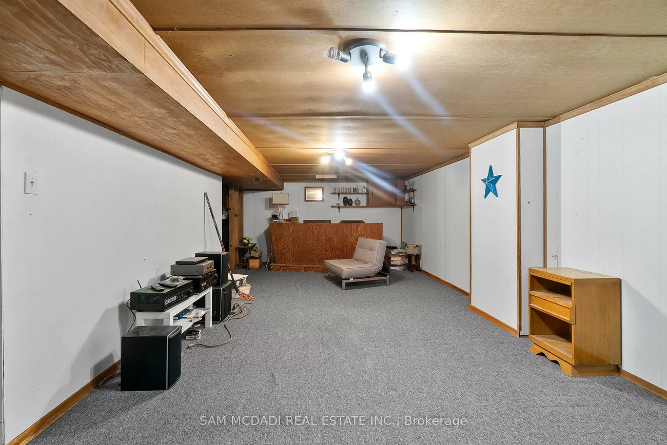 1491, Woodeden, Lorne Park, Mississauga