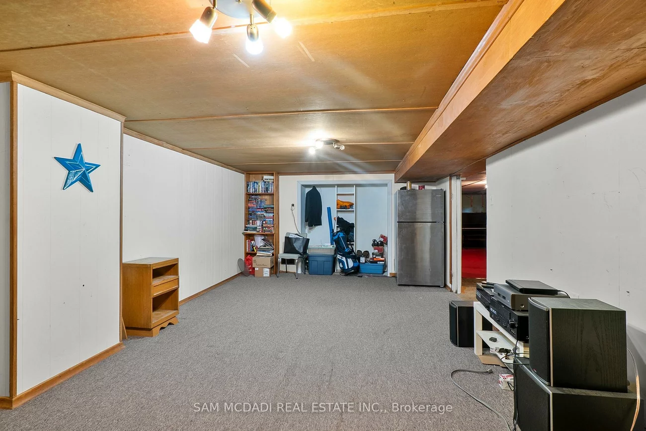 1491, Woodeden, Lorne Park, Mississauga