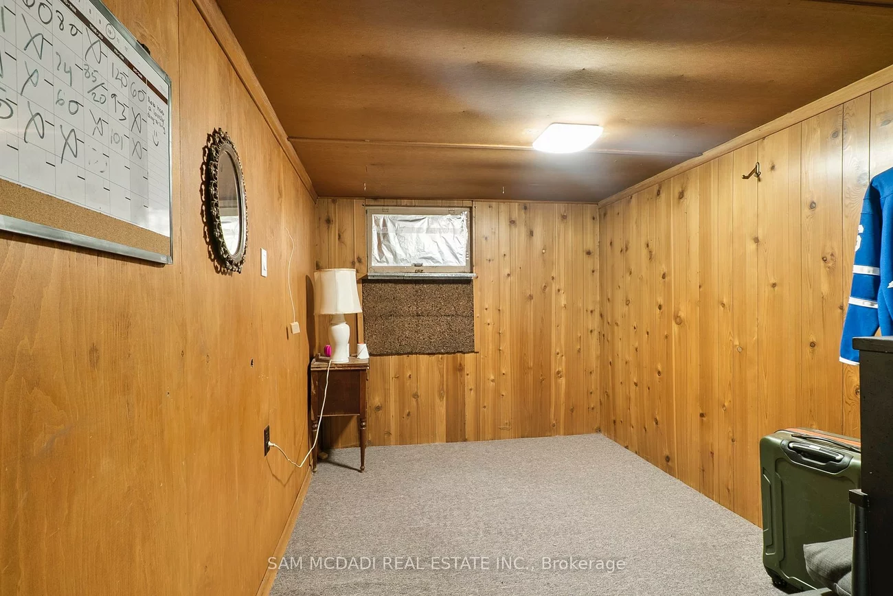 1491, Woodeden, Lorne Park, Mississauga