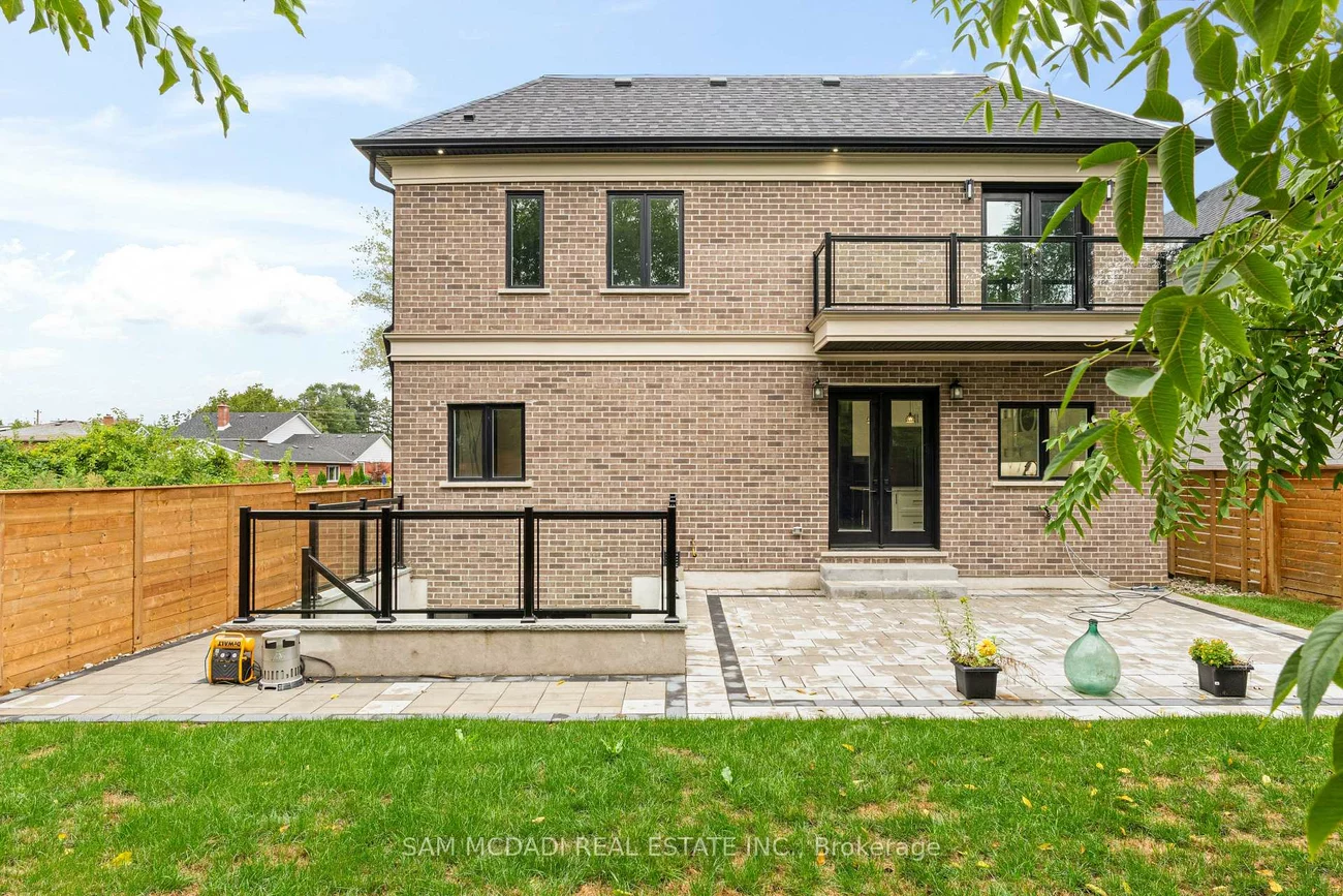 193, Mateo, Cooksville, Mississauga