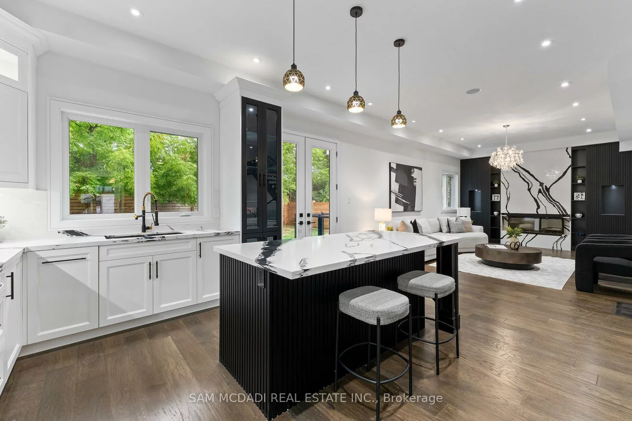 193, Mateo, Cooksville, Mississauga