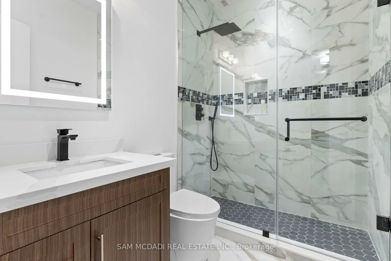 193, Mateo, Cooksville, Mississauga