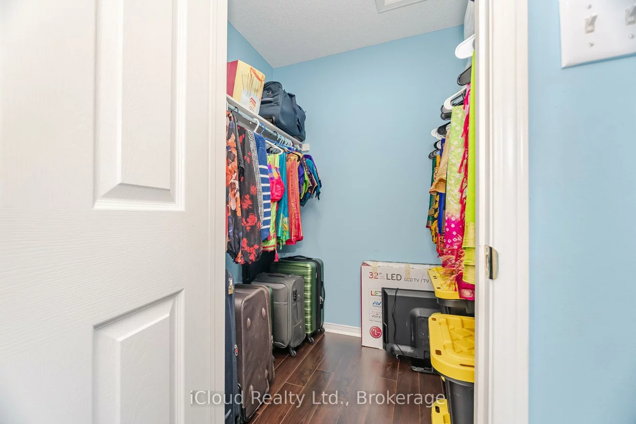 5261, River Forest, East Credit, Mississauga