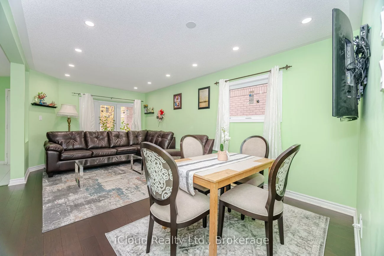 5261, River Forest, East Credit, Mississauga