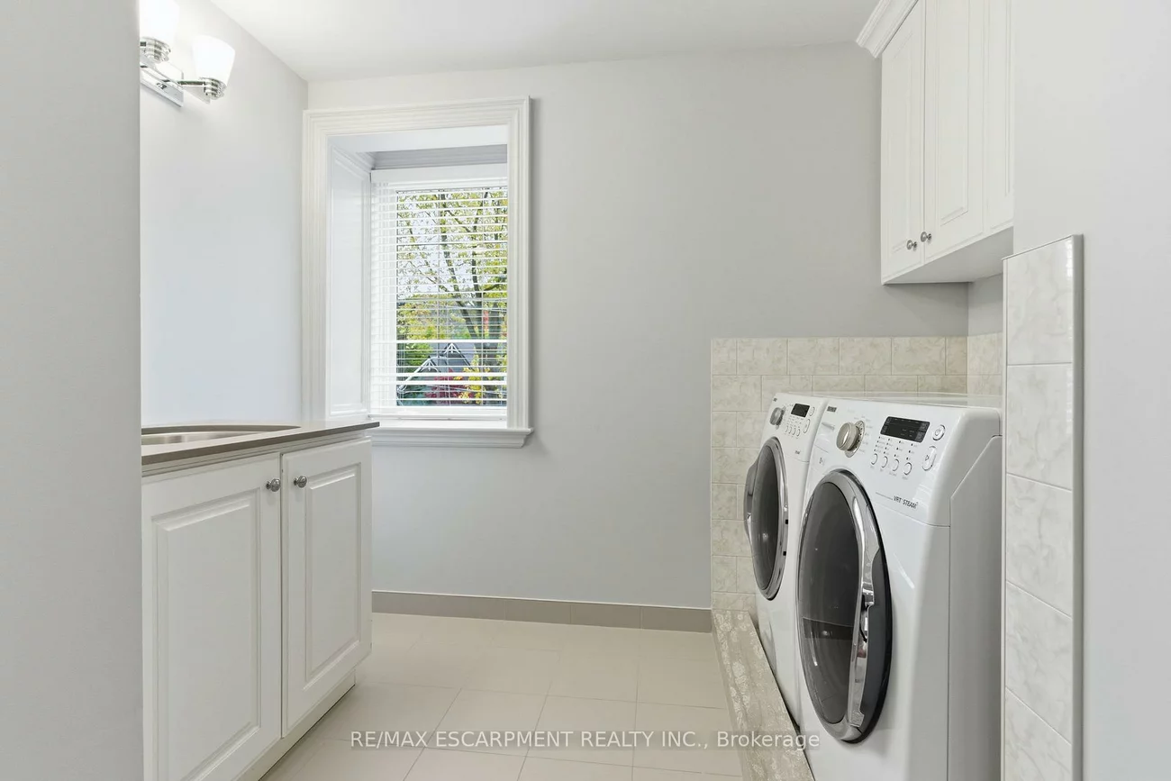 1366, Wilson, Mineola, Mississauga