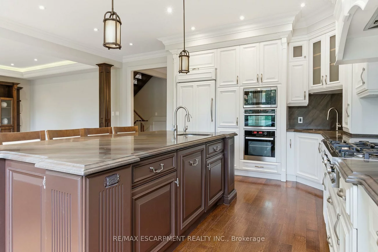 1366, Wilson, Mineola, Mississauga