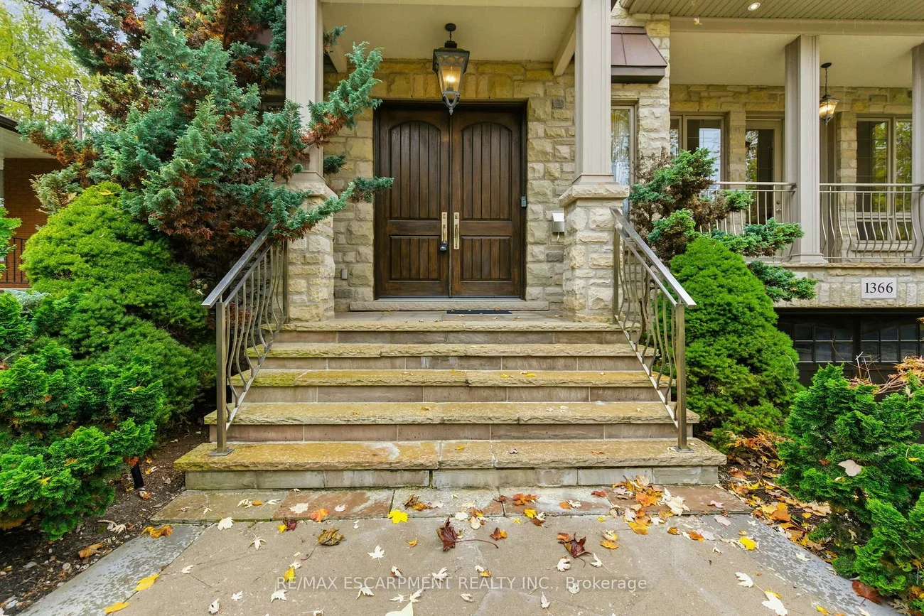 1366, Wilson, Mineola, Mississauga