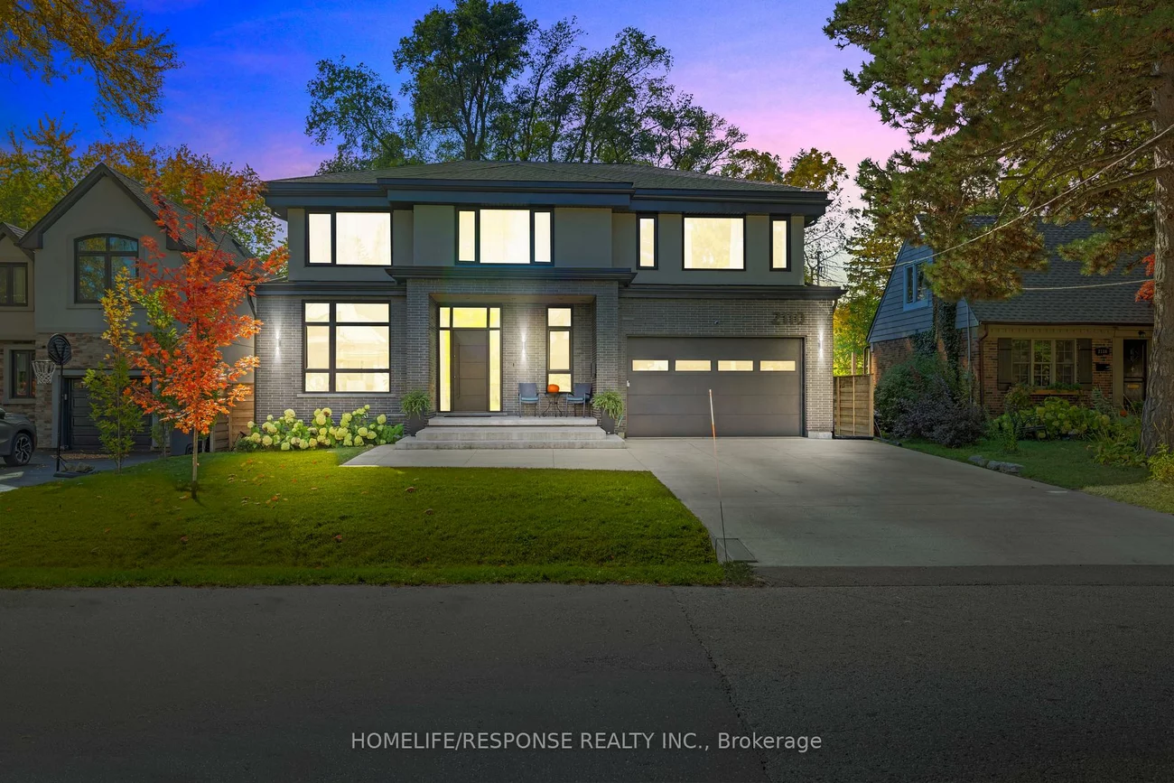 2110, Courtland, Lakeview, Mississauga