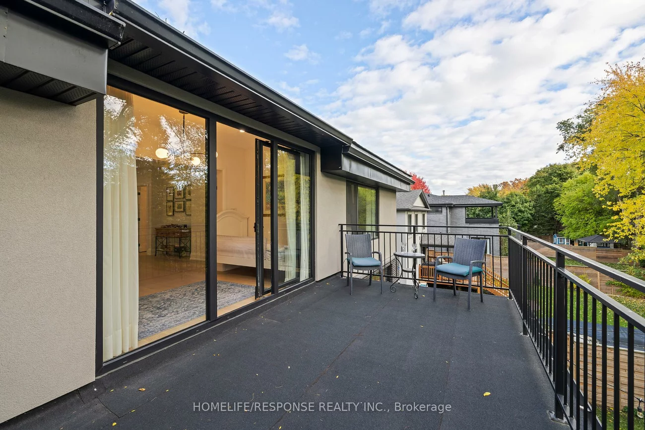 2110, Courtland, Lakeview, Mississauga