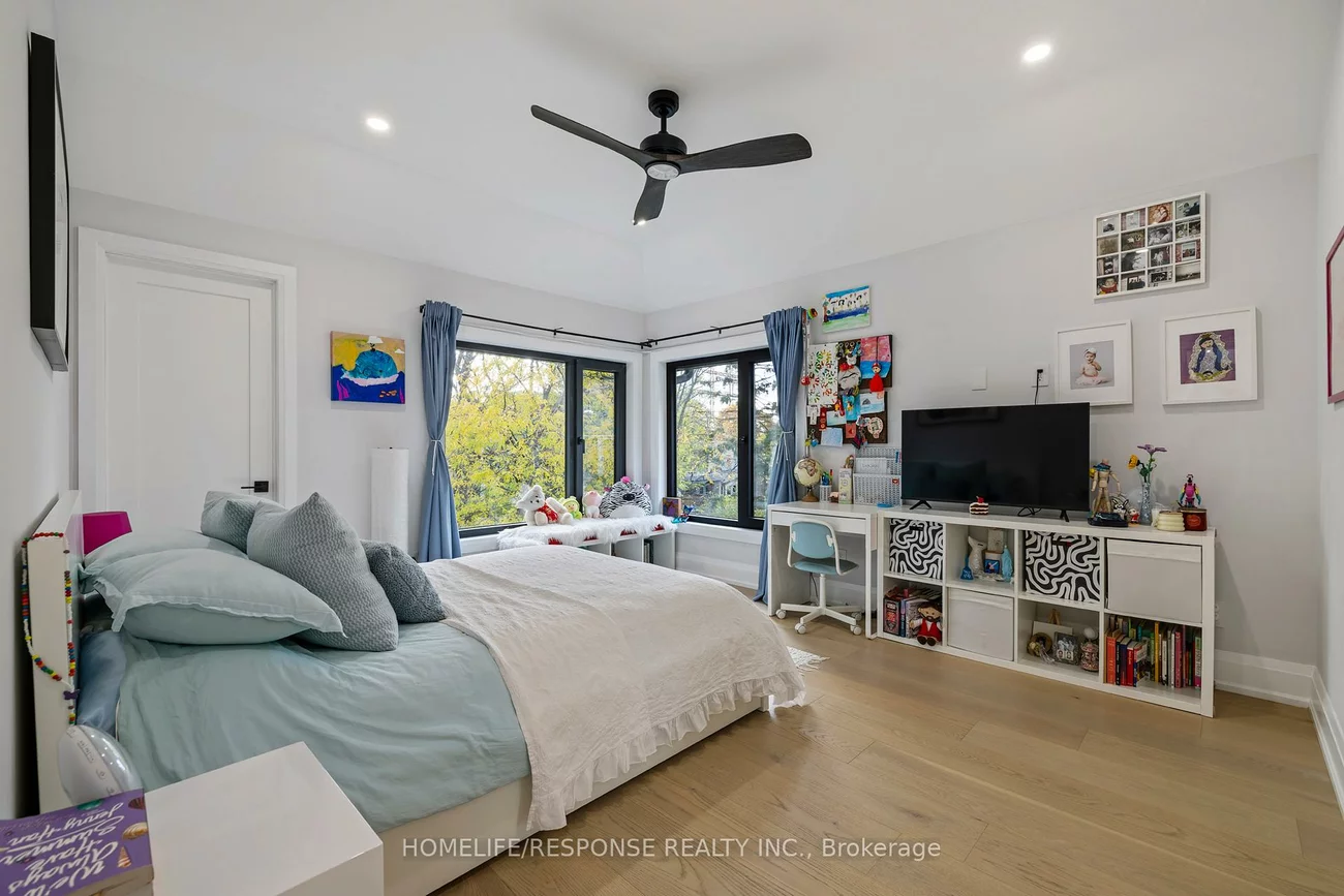 2110, Courtland, Lakeview, Mississauga