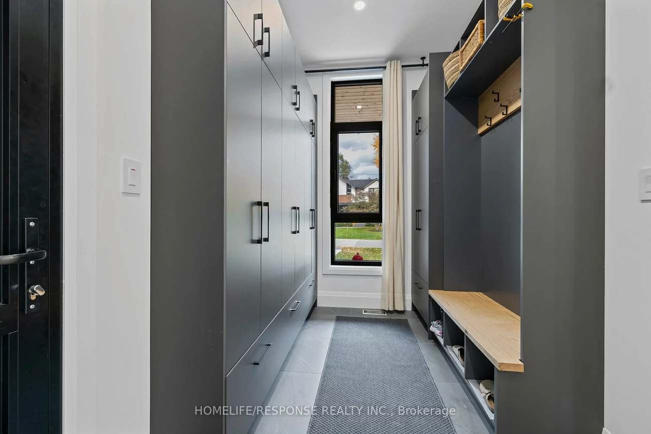 2110, Courtland, Lakeview, Mississauga