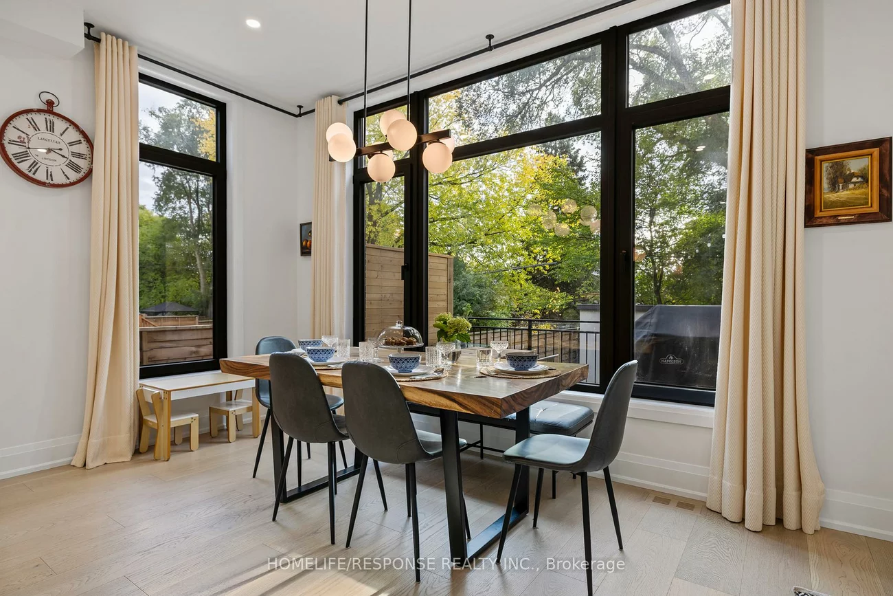 2110, Courtland, Lakeview, Mississauga