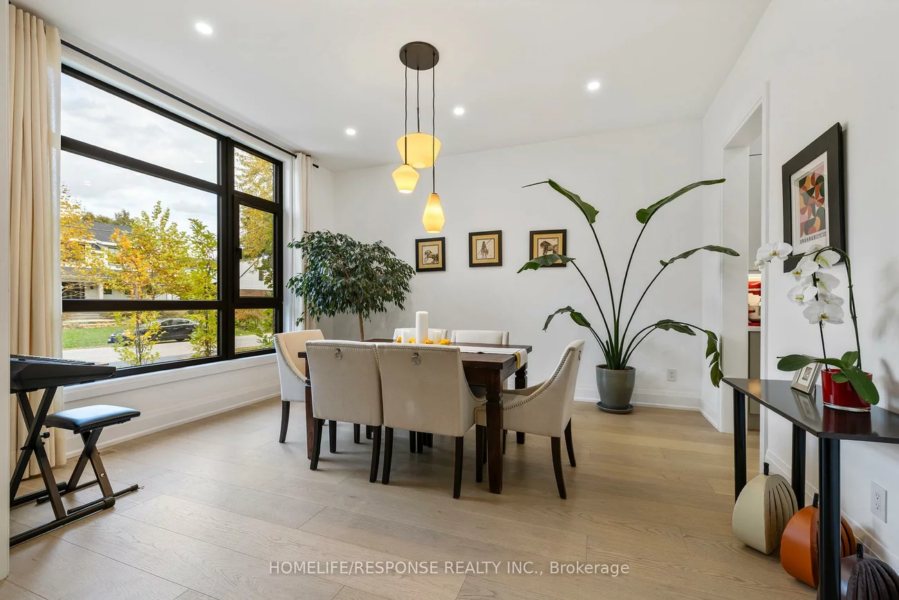 2110, Courtland, Lakeview, Mississauga