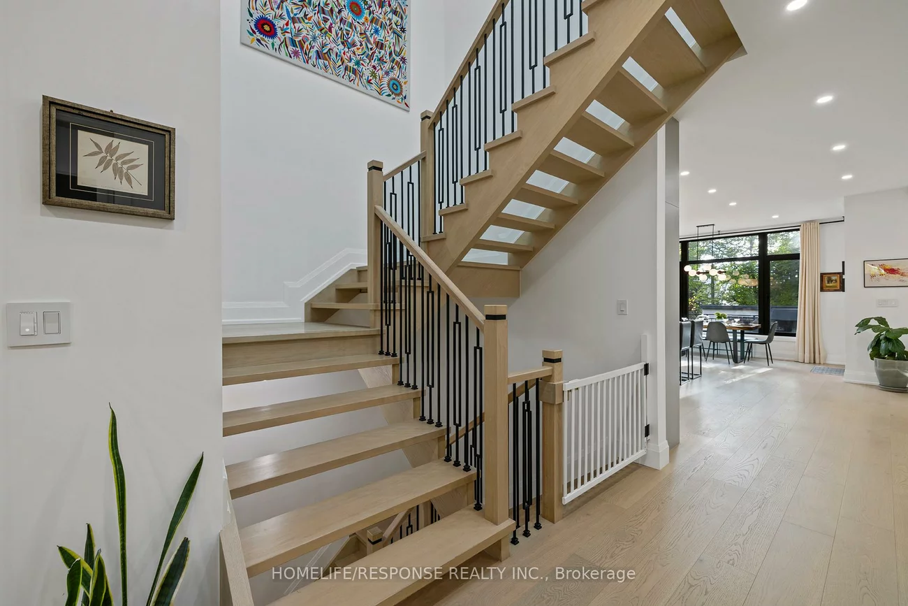 2110, Courtland, Lakeview, Mississauga