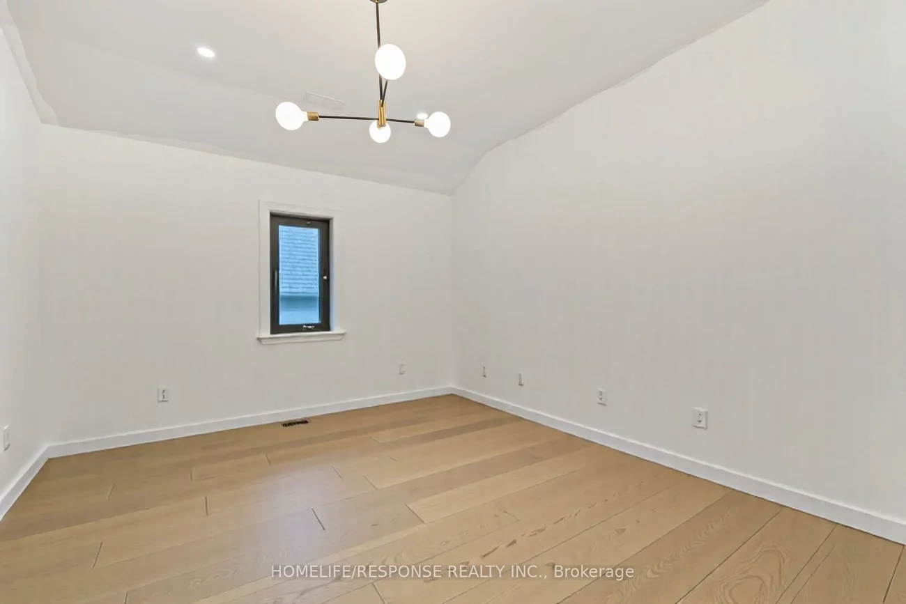 2110, Courtland, Lakeview, Mississauga