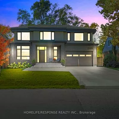 2110, Courtland, Lakeview, Mississauga