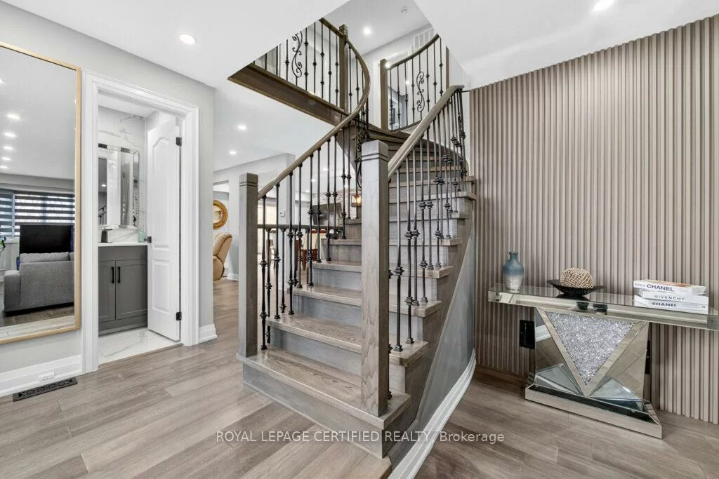 4174, Trellis, Erin Mills, Mississauga