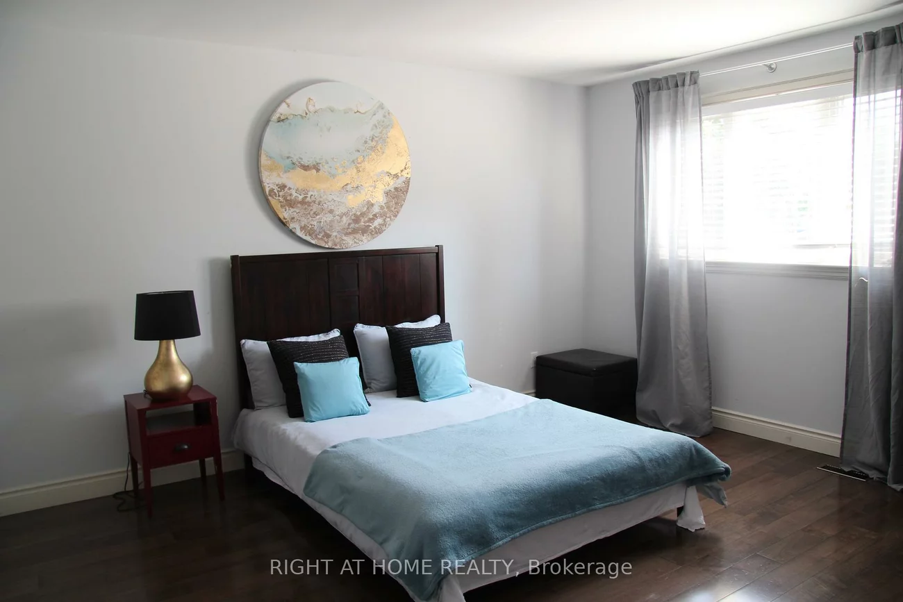 2335, Blase, Cooksville, Mississauga