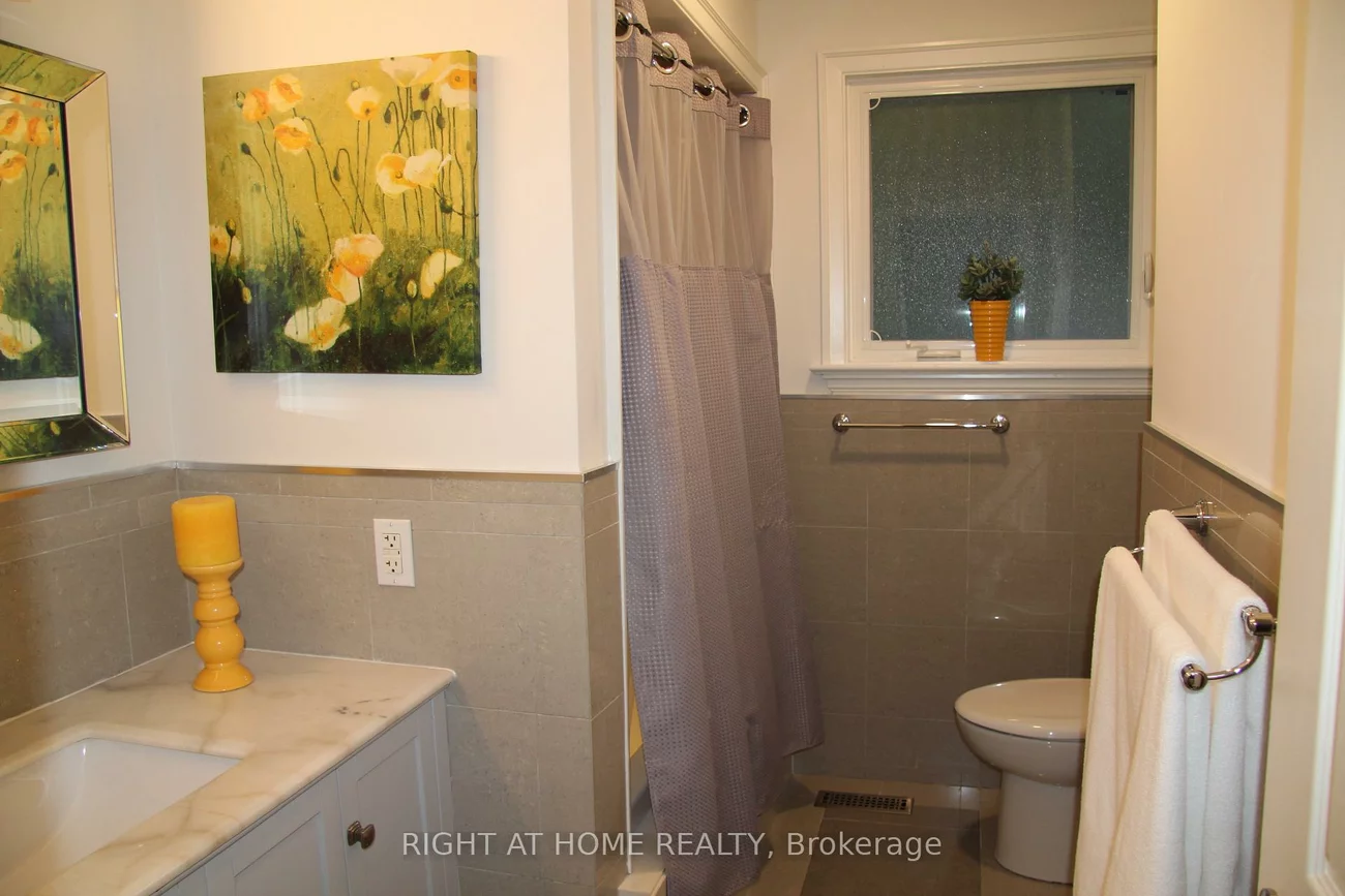 2335, Blase, Cooksville, Mississauga