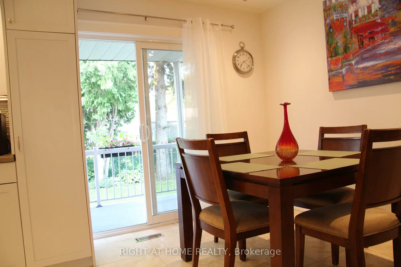 2335, Blase, Cooksville, Mississauga