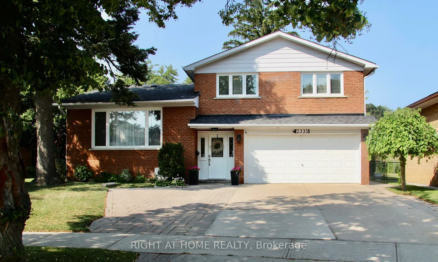 2335, Blase, Cooksville, Mississauga