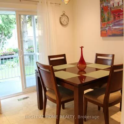 2335, Blase, Cooksville, Mississauga