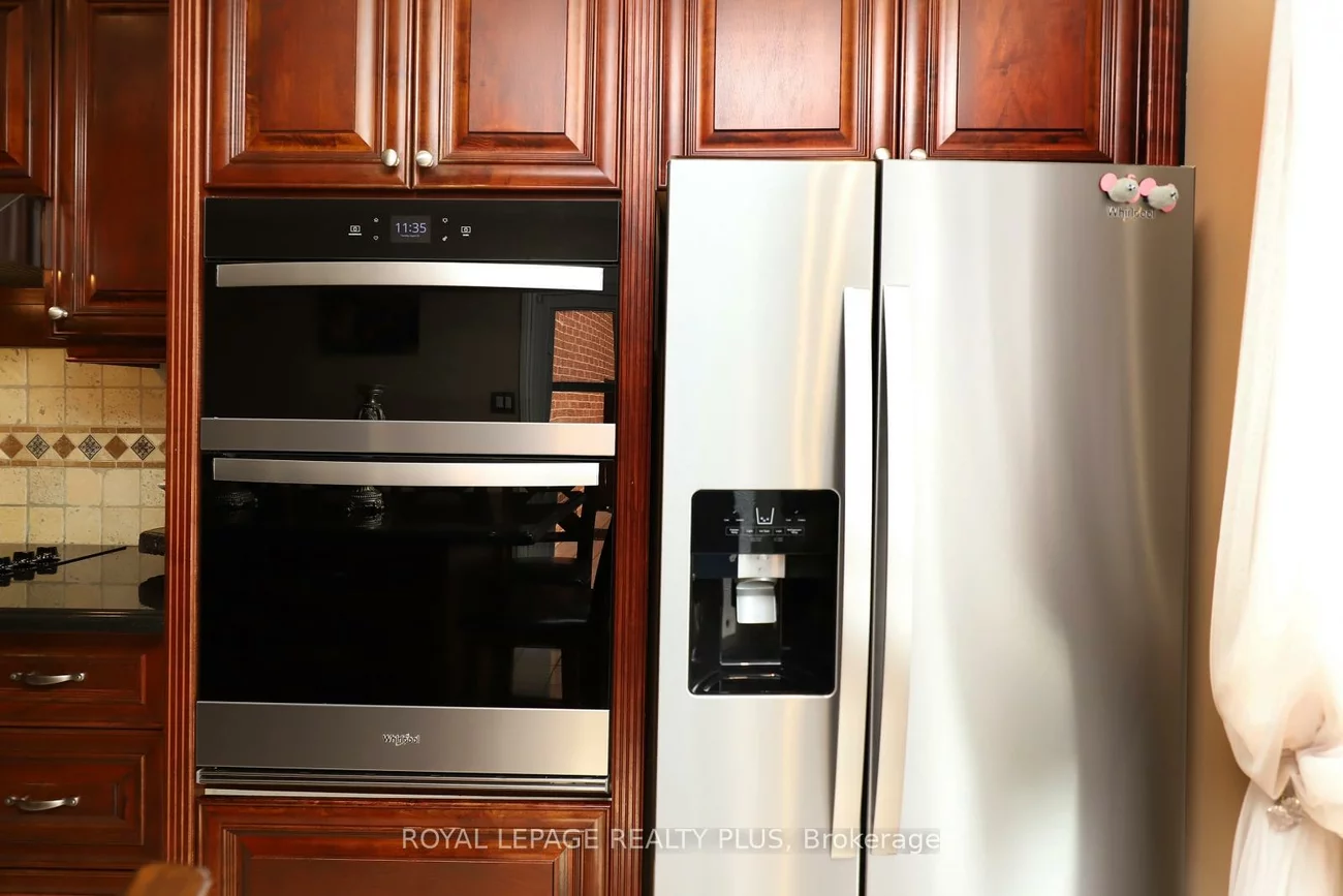 1086, Hedge, Lakeview, Mississauga