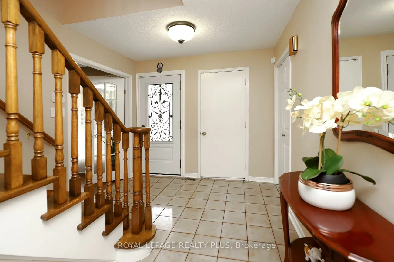 1086, Hedge, Lakeview, Mississauga