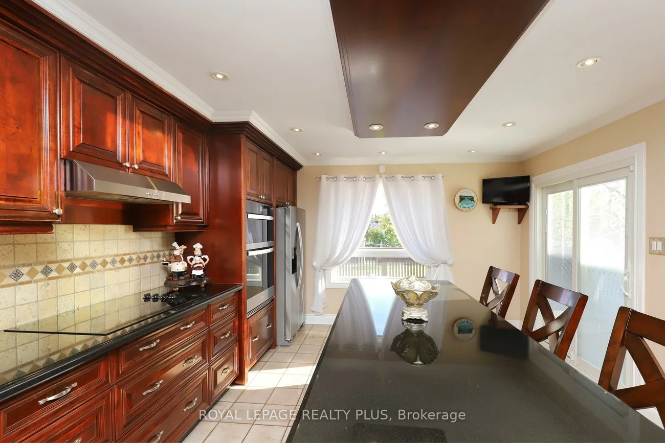 1086, Hedge, Lakeview, Mississauga