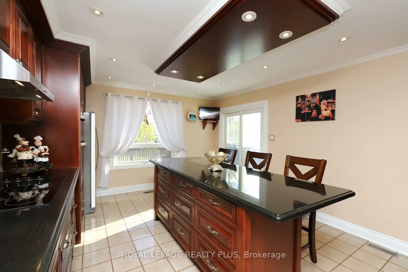 1086, Hedge, Lakeview, Mississauga