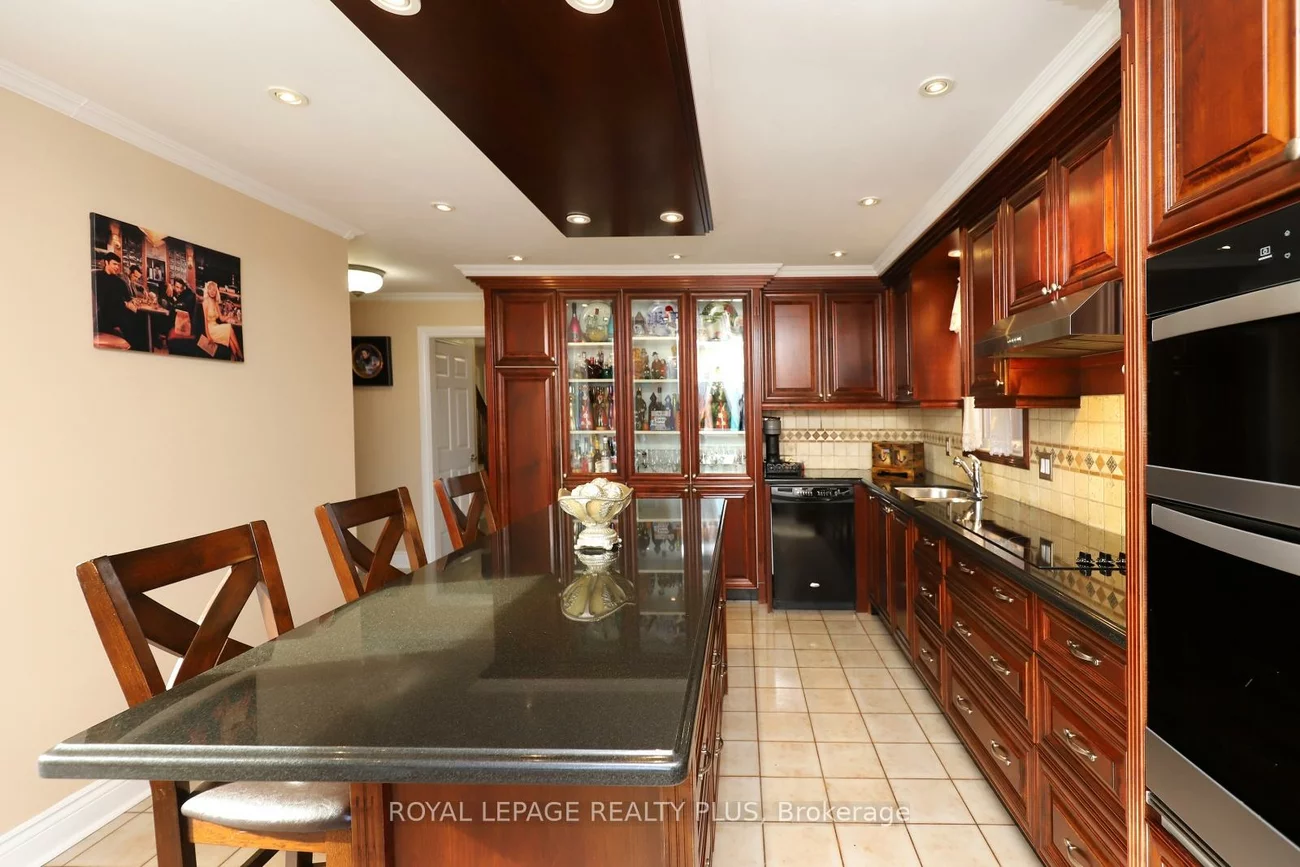 1086, Hedge, Lakeview, Mississauga