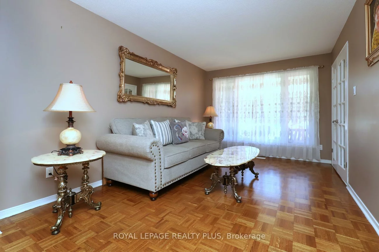 1086, Hedge, Lakeview, Mississauga