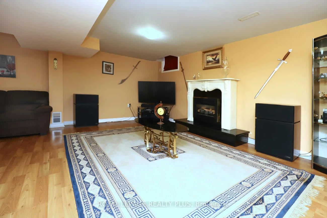 1086, Hedge, Lakeview, Mississauga