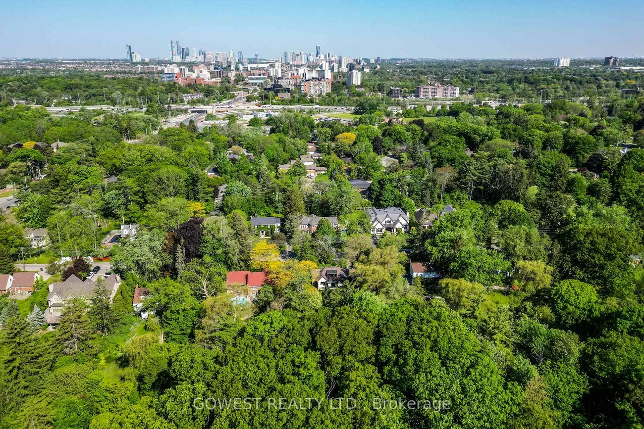 62, Pinewood, Mineola, Mississauga