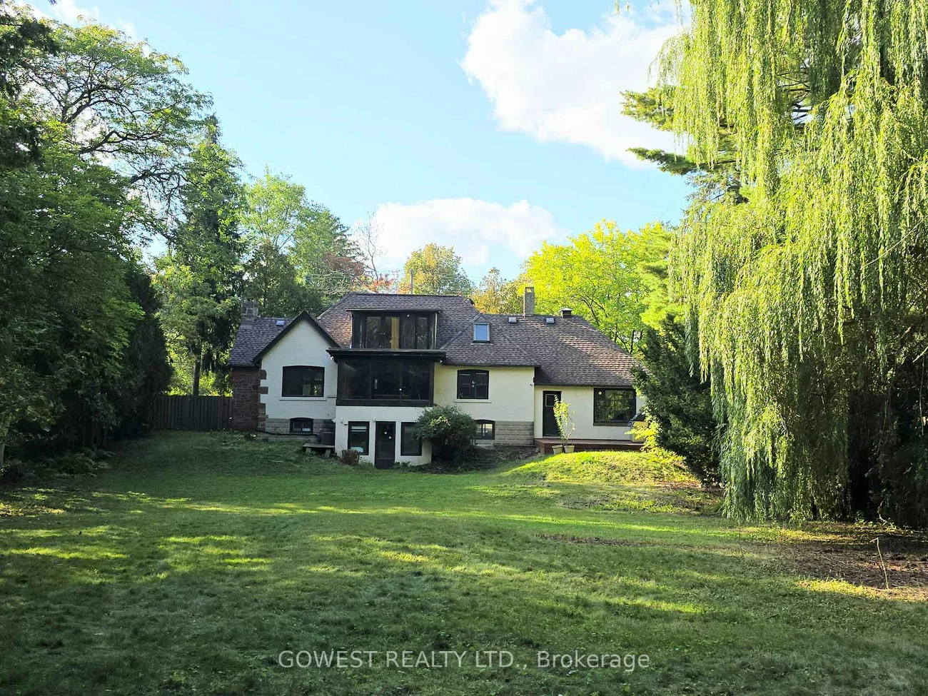 62, Pinewood, Mineola, Mississauga