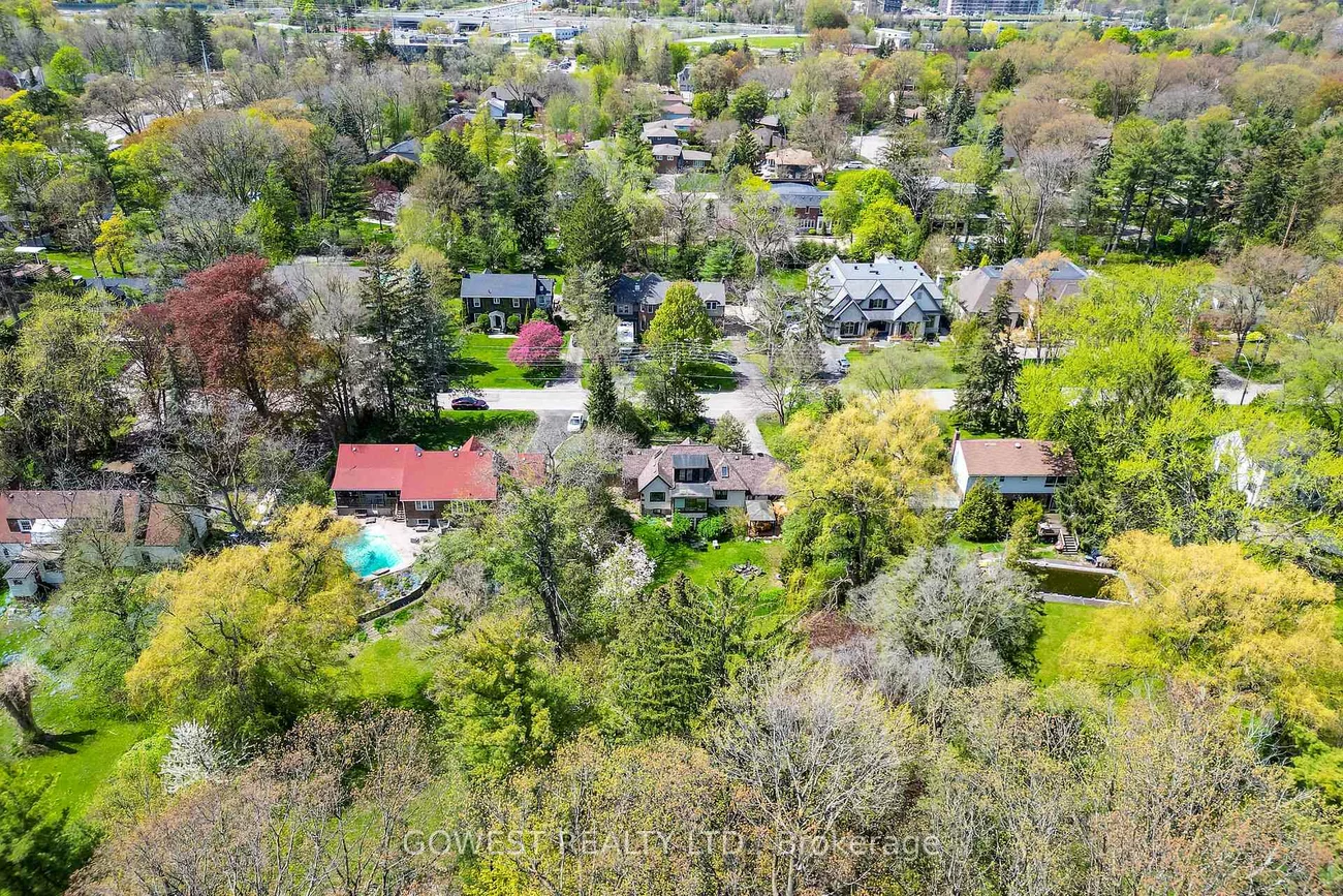 62, Pinewood, Mineola, Mississauga