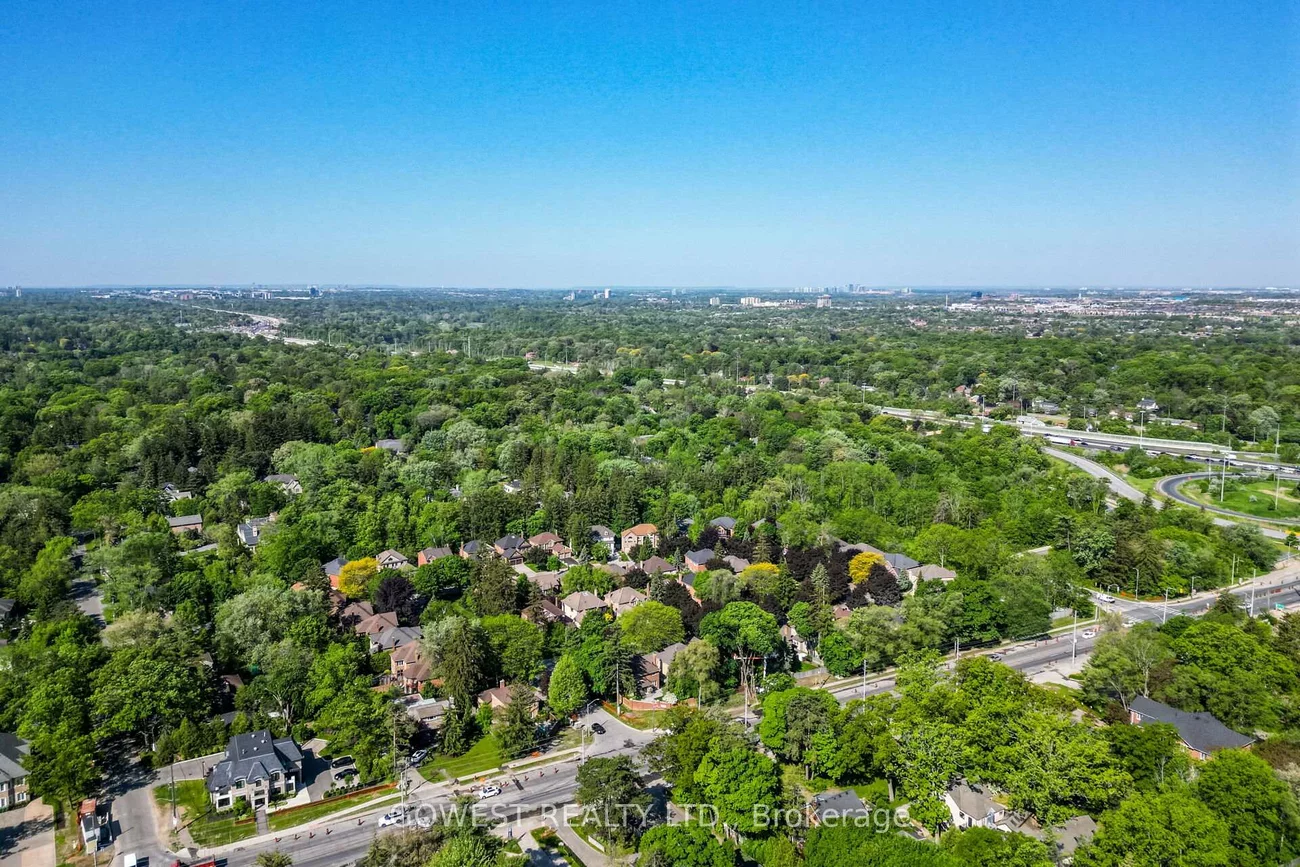 62, Pinewood, Mineola, Mississauga