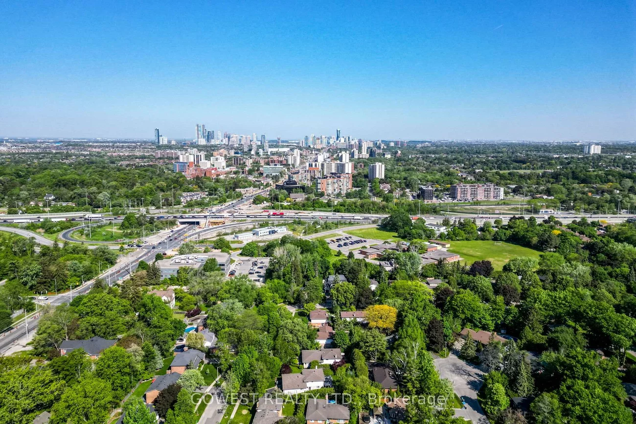 62, Pinewood, Mineola, Mississauga