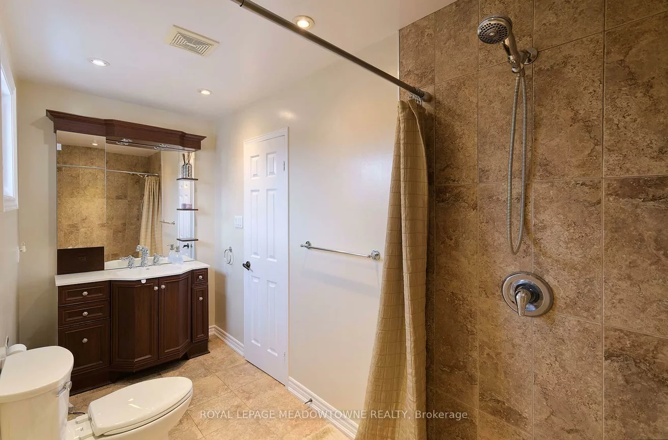 4207, Trapper, Erin Mills, Mississauga