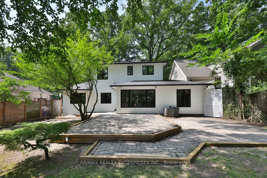 1389, Milton, Mineola, Mississauga