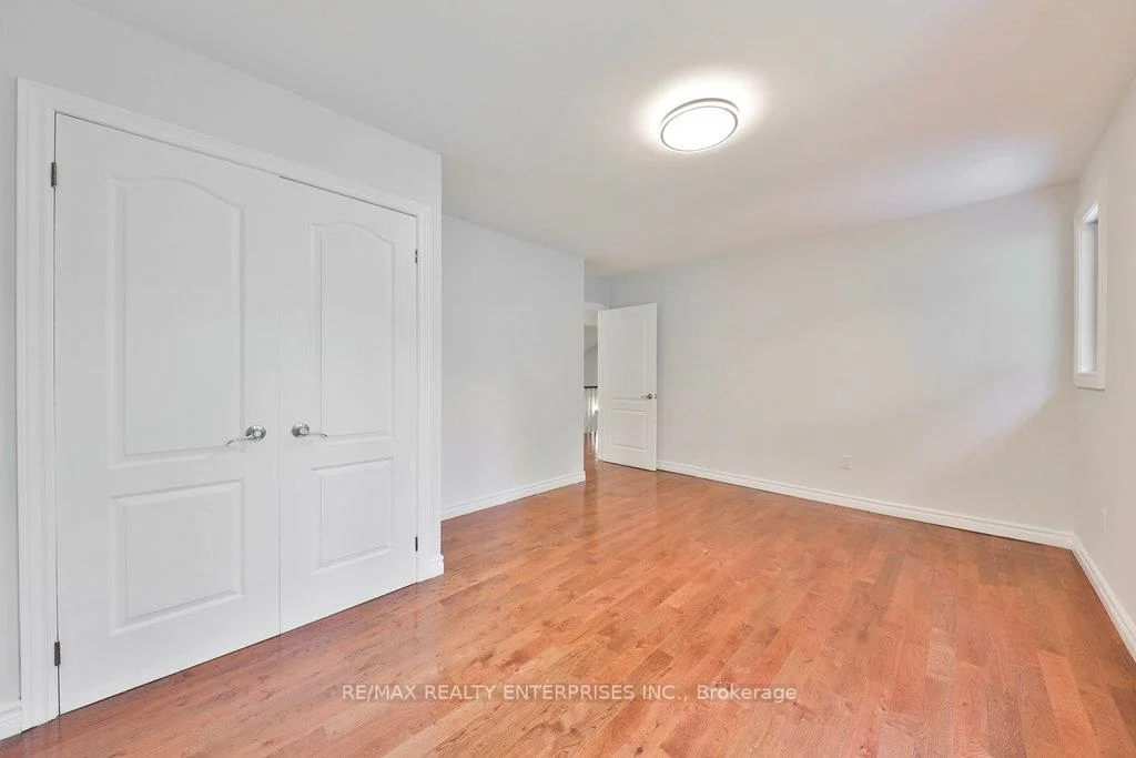 1389, Milton, Mineola, Mississauga