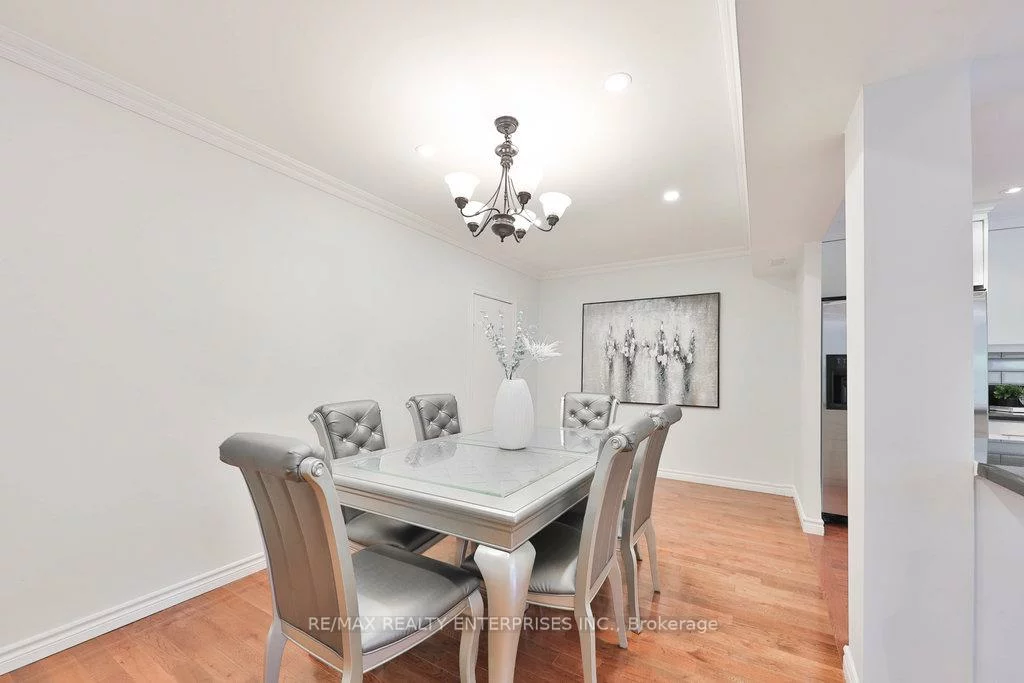 1389, Milton, Mineola, Mississauga