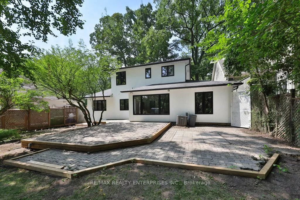 1389, Milton, Mineola, Mississauga