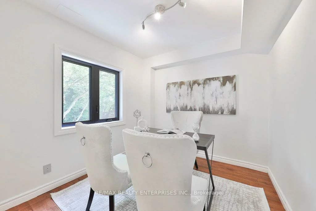 1389, Milton, Mineola, Mississauga