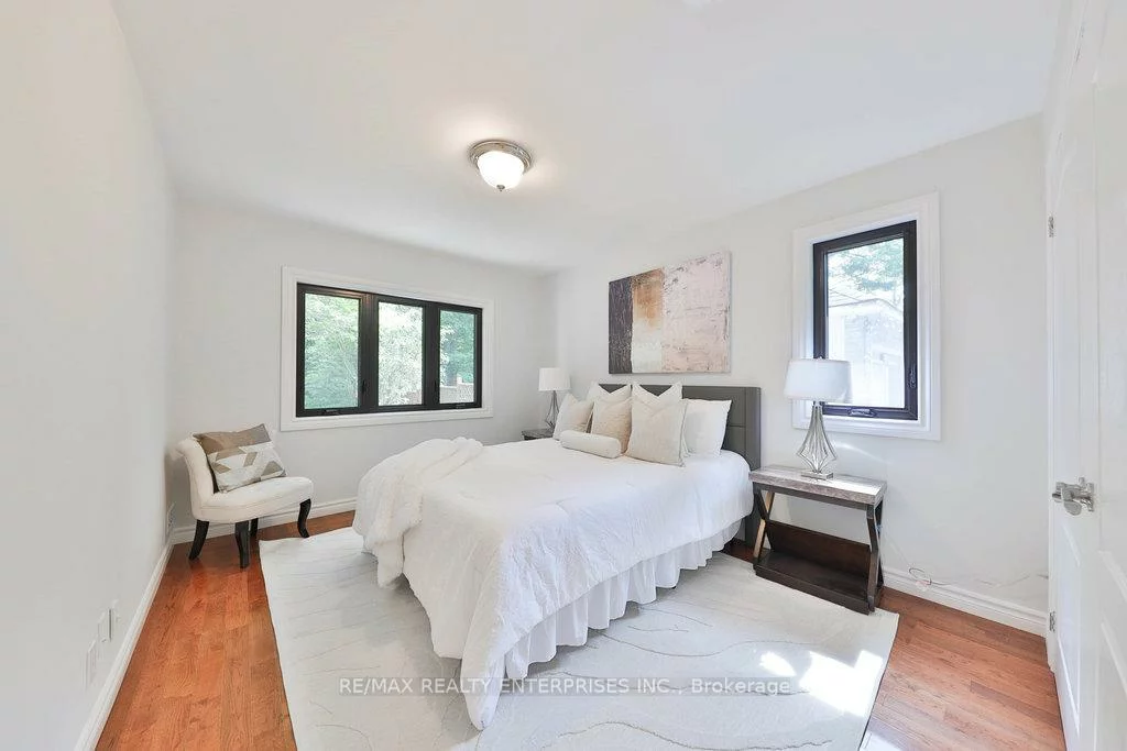 1389, Milton, Mineola, Mississauga